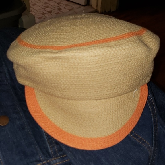 Ladies hat - Picture 2 of 8